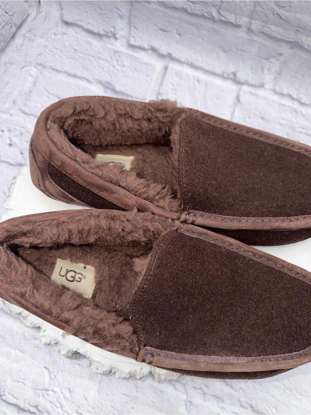 UGG Ascot Mens Espresso Brown Suede Moccasin Slippers Size 8 Sheepskin Lined - Picture 9 of 10